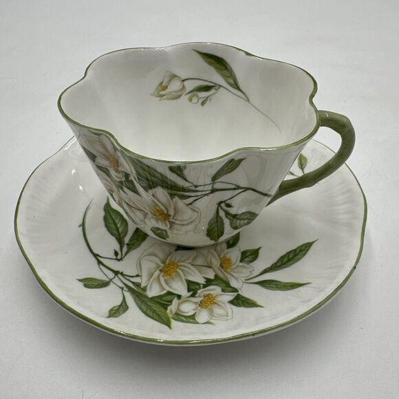 Shelley England Syringa Dainty Fluted Tea Cup & Saucer Vintage Bone China - Picture 1 of 10